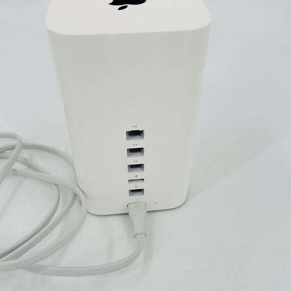 Apple AirPort Extreme 802.11ac (6th Generation) Wireless Access Point A1521 - Picture 2 of 6